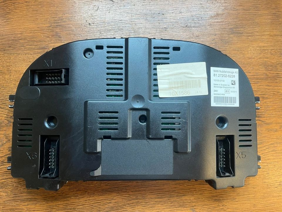 MAN Kombiinstrument / Tacho 81272026228 - Приладова панель в категорії Вантажівки: фото 3 MAN Kombiinstrument / Tacho 81272026228 - Приладова панель в категорії Вантажівки: фото 3