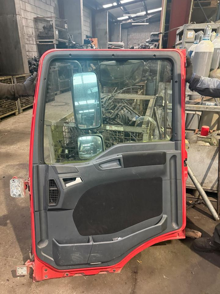 MAN TGL Beifahrertür Rot Spiegel Innenverkleidung - Двері та запчастини в категорії Вантажівки: фото 2 MAN TGL Beifahrertür Rot Spiegel Innenverkleidung - Двері та запчастини в категорії Вантажівки: фото 2
