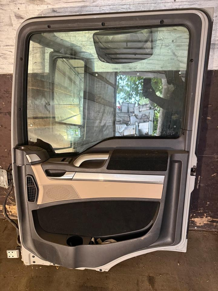 MAN TGS EU6 Beifahrertür Grau Spiegel Innenverkleidung LN 49 - Двері та запчастини в категорії Вантажівки: фото 2 MAN TGS EU6 Beifahrertür Grau Spiegel Innenverkleidung LN 49 - Двері та запчастини в категорії Вантажівки: фото 2