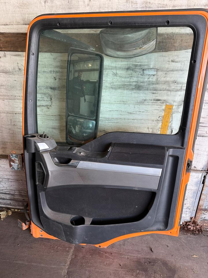 MAN TGS EU6 Beifahrertür Orange Spiegel Innenverkleidung LN 81 - Двері та запчастини в категорії Вантажівки: фото 2 MAN TGS EU6 Beifahrertür Orange Spiegel Innenverkleidung LN 81 - Двері та запчастини в категорії Вантажівки: фото 2
