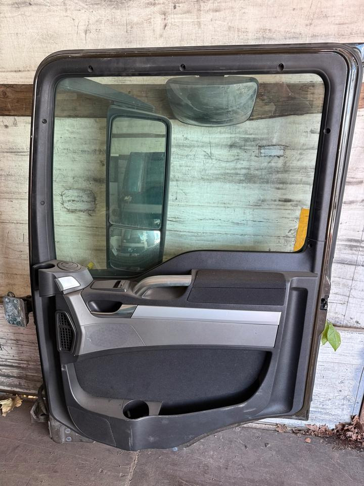 MAN TGS EU6 Beifahrertür Spiegel Innenverkleidung LN 80 - Двері та запчастини в категорії Вантажівки: фото 2 MAN TGS EU6 Beifahrertür Spiegel Innenverkleidung LN 80 - Двері та запчастини в категорії Вантажівки: фото 2