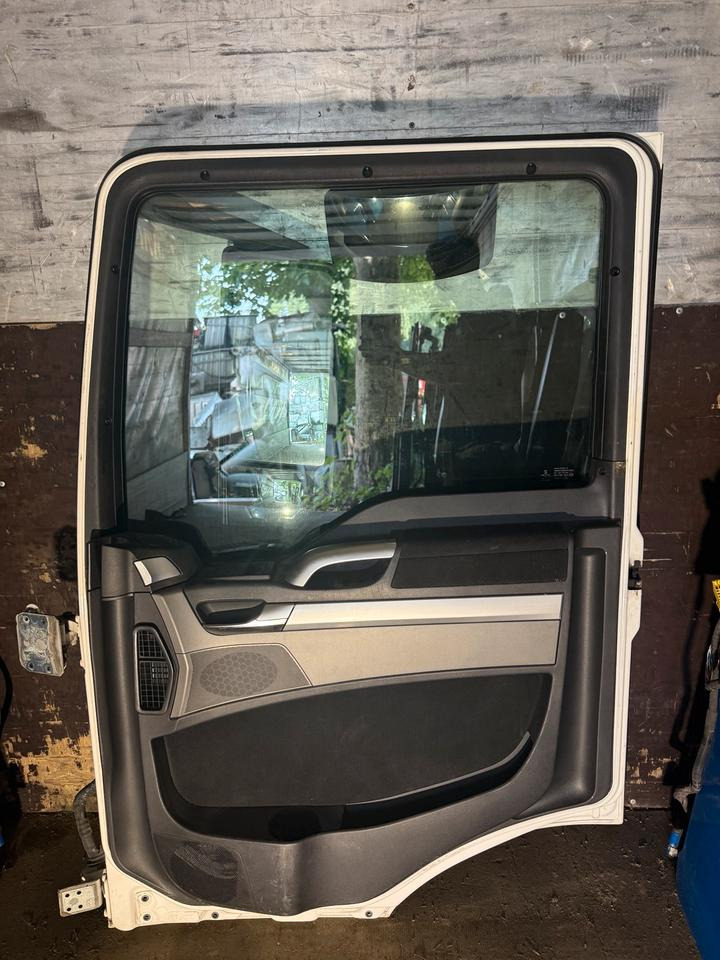 MAN TGS EU6 Beifahrertür Weiß Spiegel Innenverkleidung LN 57 - Двері та запчастини в категорії Вантажівки: фото 2 MAN TGS EU6 Beifahrertür Weiß Spiegel Innenverkleidung LN 57 - Двері та запчастини в категорії Вантажівки: фото 2