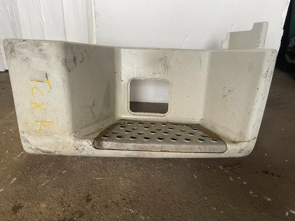 MAN TGX Einstieg Unten Rechts 81615100976 - Підніжка в категорії Вантажівки: фото 1 MAN TGX Einstieg Unten Rechts 81615100976 - Підніжка в категорії Вантажівки: фото 1