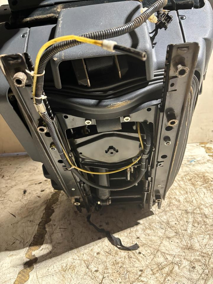 MAN TGX Fahrersitz - Сидіння в категорії Вантажівки: фото 5 MAN TGX Fahrersitz - Сидіння в категорії Вантажівки: фото 5