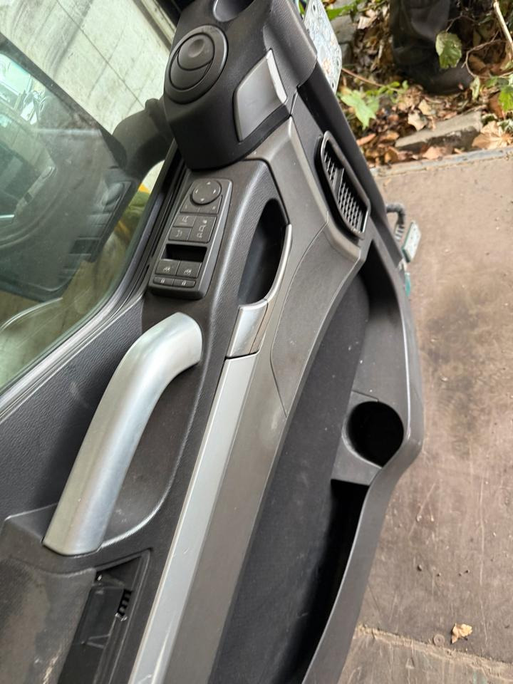 MAN TGX Fahrertür Grün mit Spiegel Innenverkleidung LN 83 - Двері та запчастини в категорії Вантажівки: фото 4 MAN TGX Fahrertür Grün mit Spiegel Innenverkleidung LN 83 - Двері та запчастини в категорії Вантажівки: фото 4