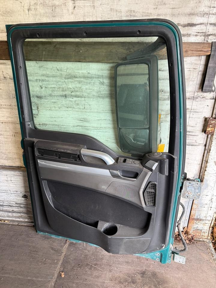 MAN TGX Fahrertür Grün mit Spiegel Innenverkleidung LN 83 - Двері та запчастини в категорії Вантажівки: фото 2 MAN TGX Fahrertür Grün mit Spiegel Innenverkleidung LN 83 - Двері та запчастини в категорії Вантажівки: фото 2