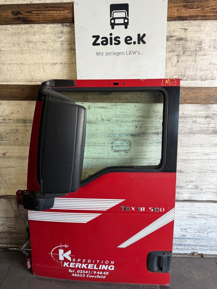 MAN TGX Fahrertür Rot Spiegel Innenverkleidung LN 63 - Двері та запчастини в категорії Вантажівки: фото 1 MAN TGX Fahrertür Rot Spiegel Innenverkleidung LN 63 - Двері та запчастини в категорії Вантажівки: фото 1