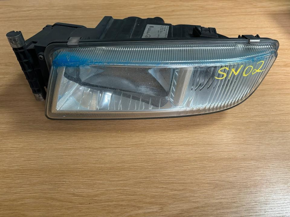 MAN TGX/TGS Nebelscheinwerfer Links 81.25101-6521 - Протитуманна фара в категорії Вантажівки: фото 1 MAN TGX/TGS Nebelscheinwerfer Links 81.25101-6521 - Протитуманна фара в категорії Вантажівки: фото 1