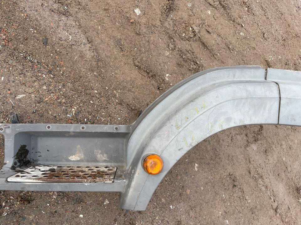 Mercedes AXOR Einstieg Links Kotflügel - Підніжка в категорії Вантажівки: фото 1 Mercedes AXOR Einstieg Links Kotflügel - Підніжка в категорії Вантажівки: фото 1