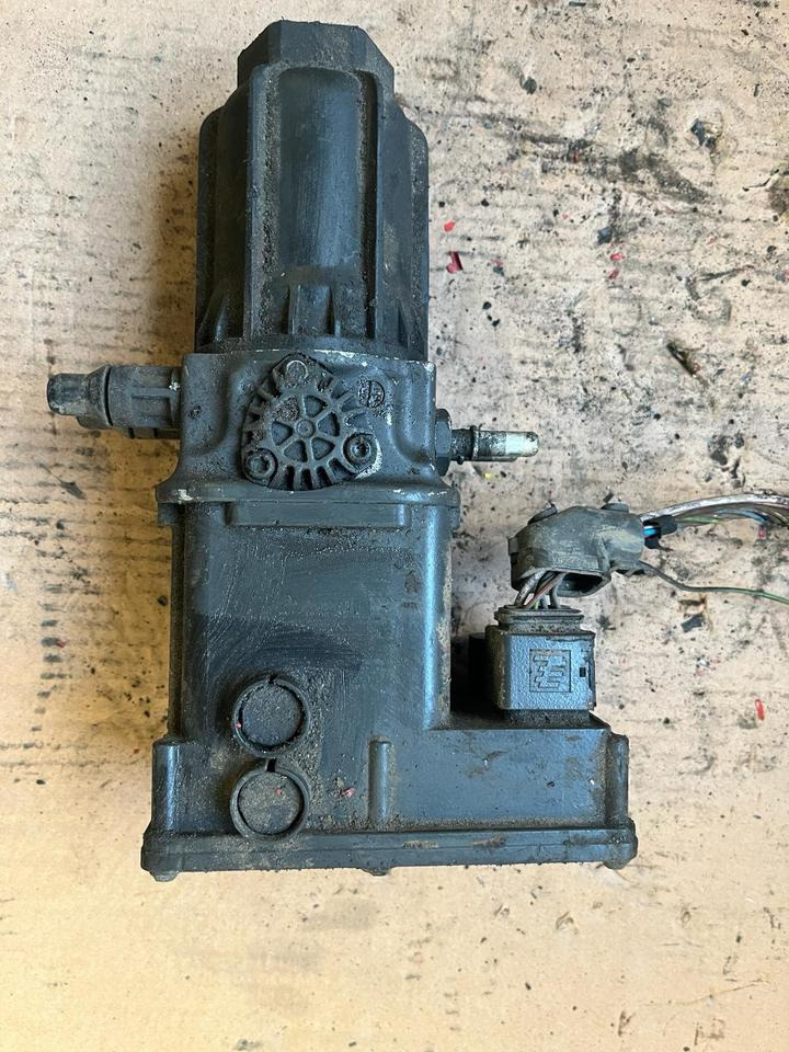 Mercedes Actros MP4 AdBlue Pumpe A0001402378 - Паливний насос в категорії Вантажівки: фото 1 Mercedes Actros MP4 AdBlue Pumpe A0001402378 - Паливний насос в категорії Вантажівки: фото 1