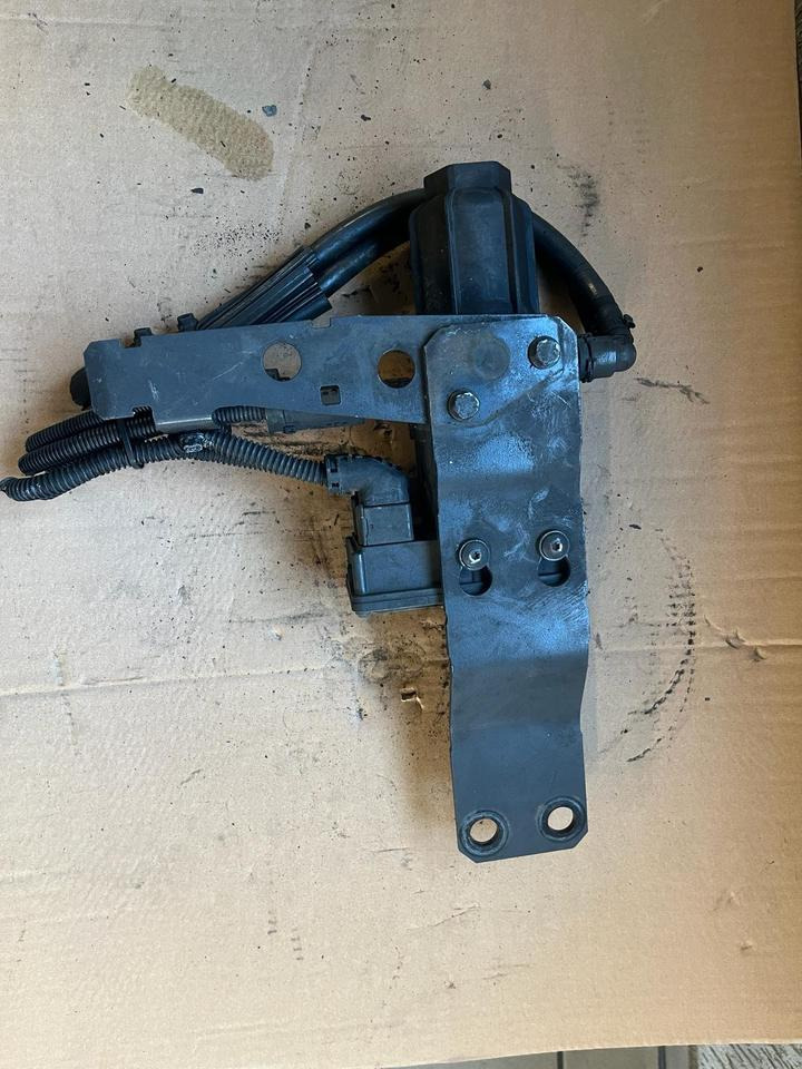 Mercedes Actros MP4 AdBlue Pumpe A0001403978 - Паливний насос в категорії Вантажівки: фото 4 Mercedes Actros MP4 AdBlue Pumpe A0001403978 - Паливний насос в категорії Вантажівки: фото 4