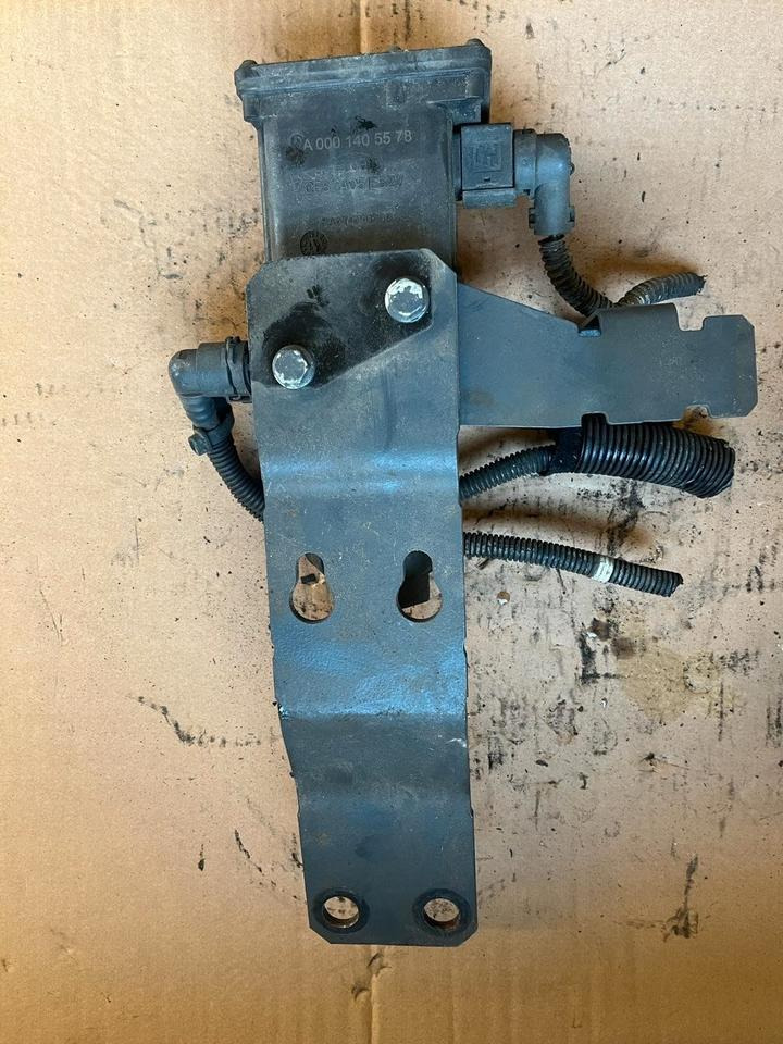 Mercedes Actros MP4 AdBlue Pumpe A0001405578 - Паливний насос в категорії Вантажівки: фото 3 Mercedes Actros MP4 AdBlue Pumpe A0001405578 - Паливний насос в категорії Вантажівки: фото 3