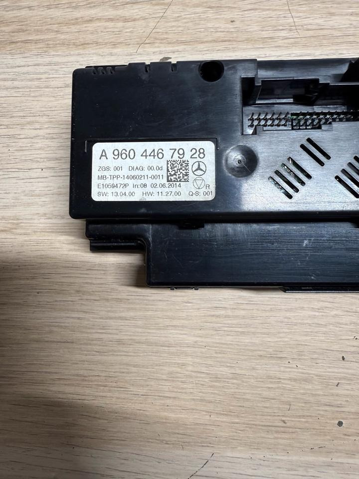 Mercedes Actros MP4 Klimabedienteil Klima Heizung A9604467928 - Блок управління в категорії Вантажівки: фото 4 Mercedes Actros MP4 Klimabedienteil Klima Heizung A9604467928 - Блок управління в категорії Вантажівки: фото 4