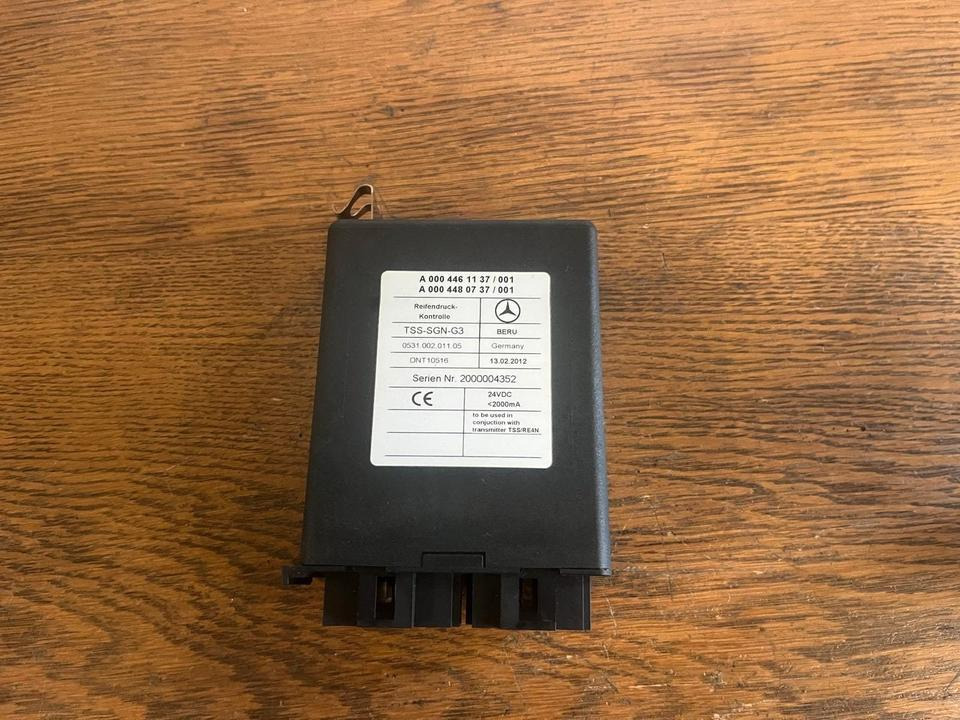 Mercedes Actros MP4 Reifendruck-Kontrolle Steuergerät A0004461137 - Блок управління в категорії Вантажівки: фото 2 Mercedes Actros MP4 Reifendruck-Kontrolle Steuergerät A0004461137 - Блок управління в категорії Вантажівки: фото 2