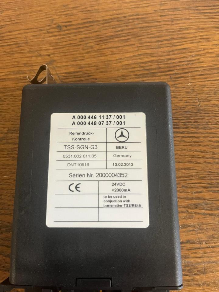 Mercedes Actros MP4 Reifendruck-Kontrolle Steuergerät A0004461137 - Блок управління в категорії Вантажівки: фото 3 Mercedes Actros MP4 Reifendruck-Kontrolle Steuergerät A0004461137 - Блок управління в категорії Вантажівки: фото 3