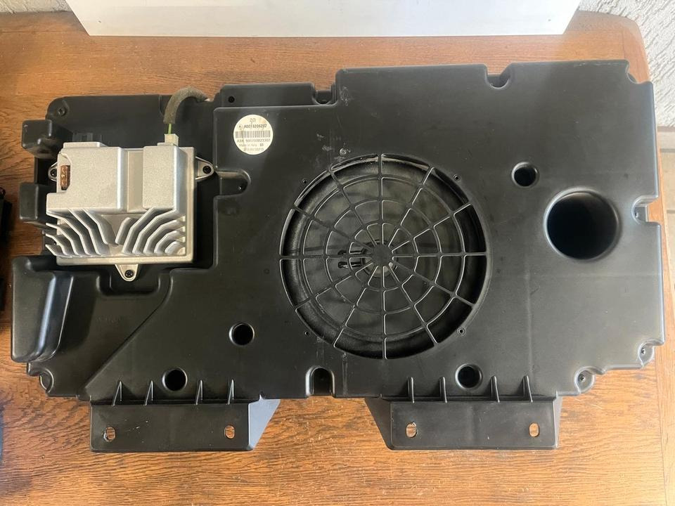 Mercedes Actros MP4 Subwoofer Soundsystem Bass A0018206202 - Приладова панель в категорії Вантажівки: фото 2 Mercedes Actros MP4 Subwoofer Soundsystem Bass A0018206202 - Приладова панель в категорії Вантажівки: фото 2