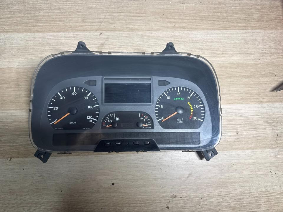 Mercedes Ategi kombiinstrument Tacho A0044463421 - Приладова панель в категорії Вантажівки: фото 2 Mercedes Ategi kombiinstrument Tacho A0044463421 - Приладова панель в категорії Вантажівки: фото 2