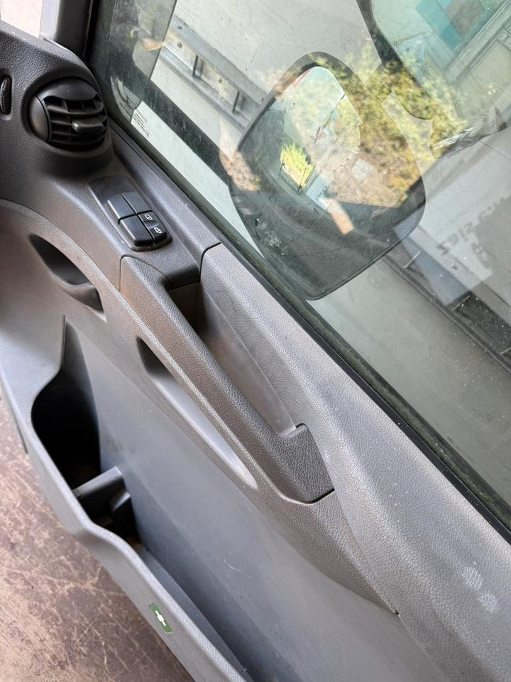 Mercedes Atego 2 Beifahrertür Grau Spiegel Innenverkleidung LN 70 - Двері та запчастини в категорії Вантажівки: фото 4 Mercedes Atego 2 Beifahrertür Grau Spiegel Innenverkleidung LN 70 - Двері та запчастини в категорії Вантажівки: фото 4