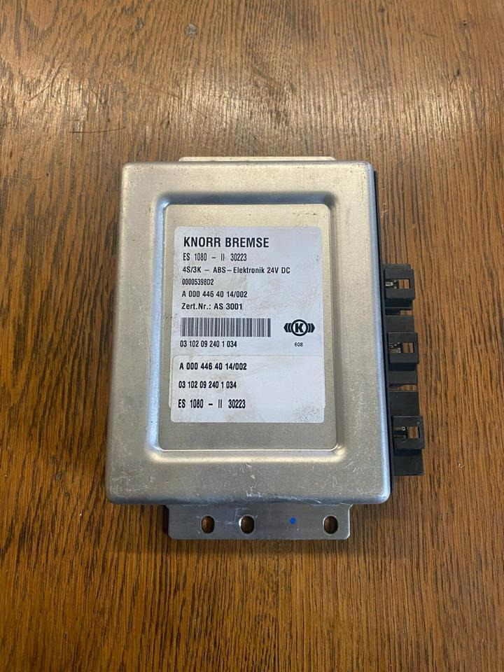 Mercedes Atego Knorr-Bremse ABS Steuergerät A 000 446 40 14 - Блок управління в категорії Вантажівки: фото 1 Mercedes Atego Knorr-Bremse ABS Steuergerät A 000 446 40 14 - Блок управління в категорії Вантажівки: фото 1