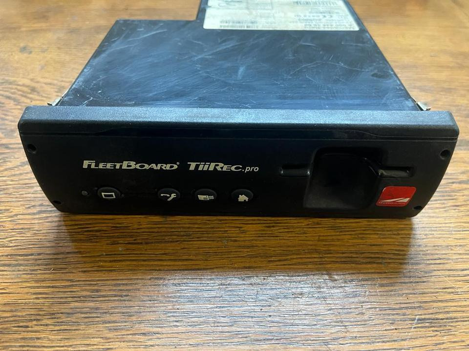 Mercedes-Benz Actros MP4 Tachograph FLEETBOARD A0004461060 - Тахограф в категорії Вантажівки: фото 1 Mercedes-Benz Actros MP4 Tachograph FLEETBOARD A0004461060 - Тахограф в категорії Вантажівки: фото 1