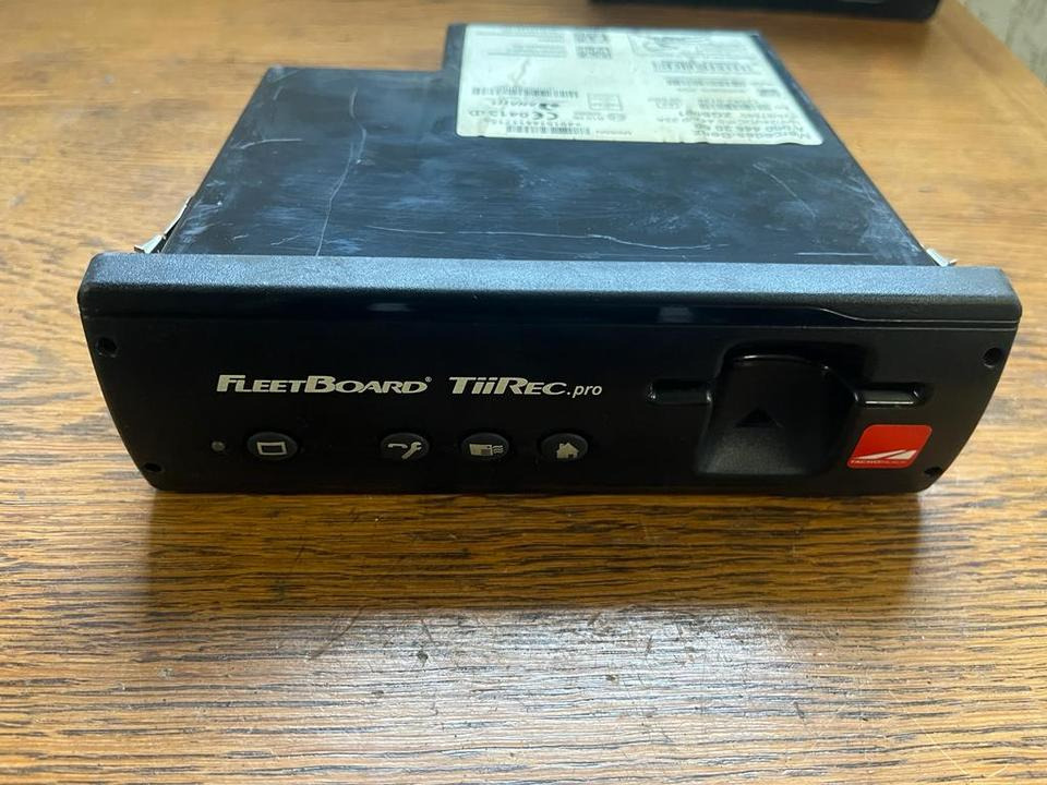 Mercedes-Benz Actros MP4 Tachograph FLEETBOARD A0004462060 - Тахограф в категорії Вантажівки: фото 1 Mercedes-Benz Actros MP4 Tachograph FLEETBOARD A0004462060 - Тахограф в категорії Вантажівки: фото 1