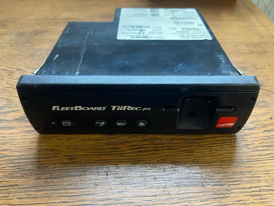Mercedes-Benz Actros MP4 Tachograph FLEETBOARD A0004462160 - Тахограф в категорії Вантажівки: фото 1 Mercedes-Benz Actros MP4 Tachograph FLEETBOARD A0004462160 - Тахограф в категорії Вантажівки: фото 1
