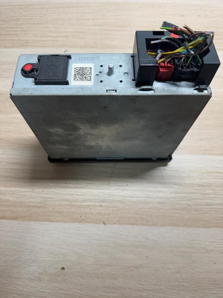 Mercedes Benz Actros MP4 VDO Tachograph A0014469033 - Тахограф: фото 3 Mercedes Benz Actros MP4 VDO Tachograph A0014469033 - Тахограф: фото 3