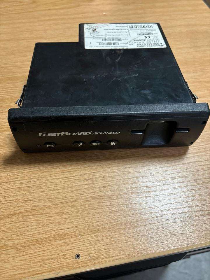 Mercedes-Benz FLEETBOARD ADVANCED Tachograph A0004460760 - Тахограф в категорії Вантажівки: фото 1 Mercedes-Benz FLEETBOARD ADVANCED Tachograph A0004460760 - Тахограф в категорії Вантажівки: фото 1