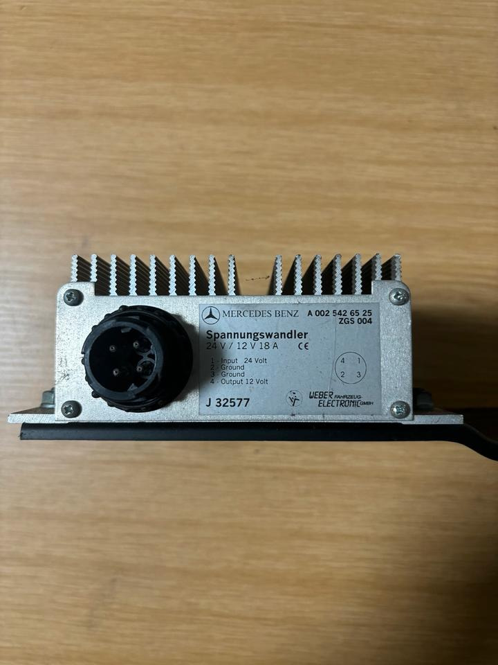 Mercedes-Benz Spannungswandler 12V 24V A002 542 65 25 - Електрична система в категорії Вантажівки: фото 1 Mercedes-Benz Spannungswandler 12V 24V A002 542 65 25 - Електрична система в категорії Вантажівки: фото 1