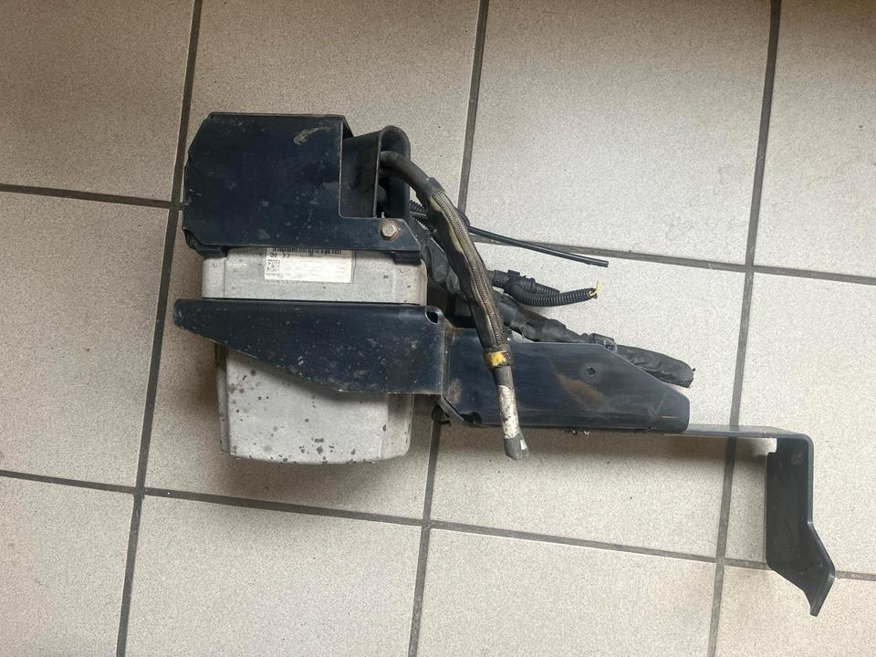 MAN TGX EU6 AdBlue Pumpe 81154036138000 - Запчастини: фото 4 MAN TGX EU6 AdBlue Pumpe 81154036138000 - Запчастини: фото 4