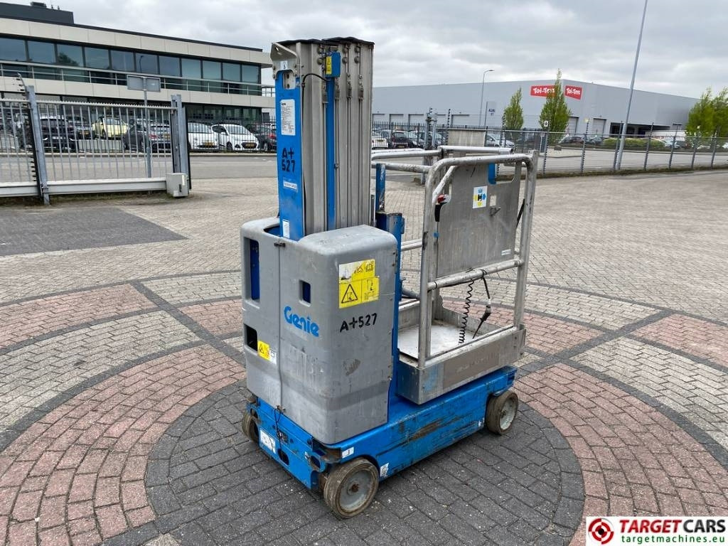 Genie GR-20 Runabout Vertical Mast Work Lift 802cm - Вертикальний щогловий підйомник: фото 3 Genie GR-20 Runabout Vertical Mast Work Lift 802cm - Вертикальний щогловий підйомник: фото 3