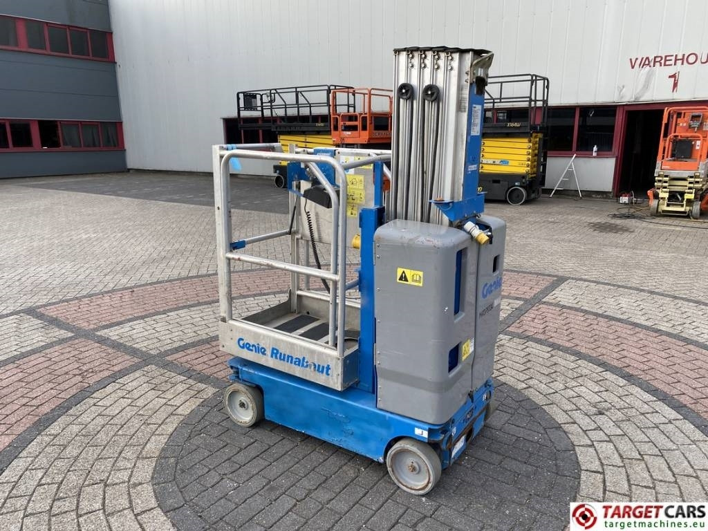 Genie GR20 Runabout Electric Vertical Mast Lift 802cm - Вертикальний щогловий підйомник: фото 4 Genie GR20 Runabout Electric Vertical Mast Lift 802cm - Вертикальний щогловий підйомник: фото 4
