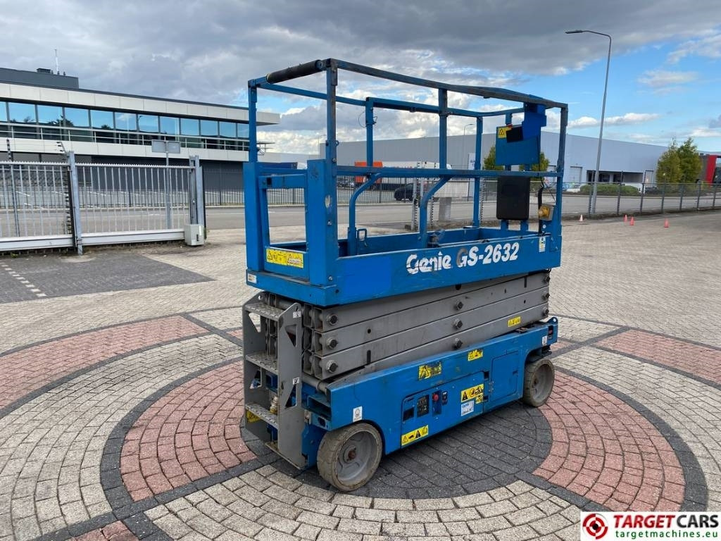 Genie GS-2632 Electric Scissor Work Lift 992cm - Ножичний підйомник: фото 3 Genie GS-2632 Electric Scissor Work Lift 992cm - Ножичний підйомник: фото 3