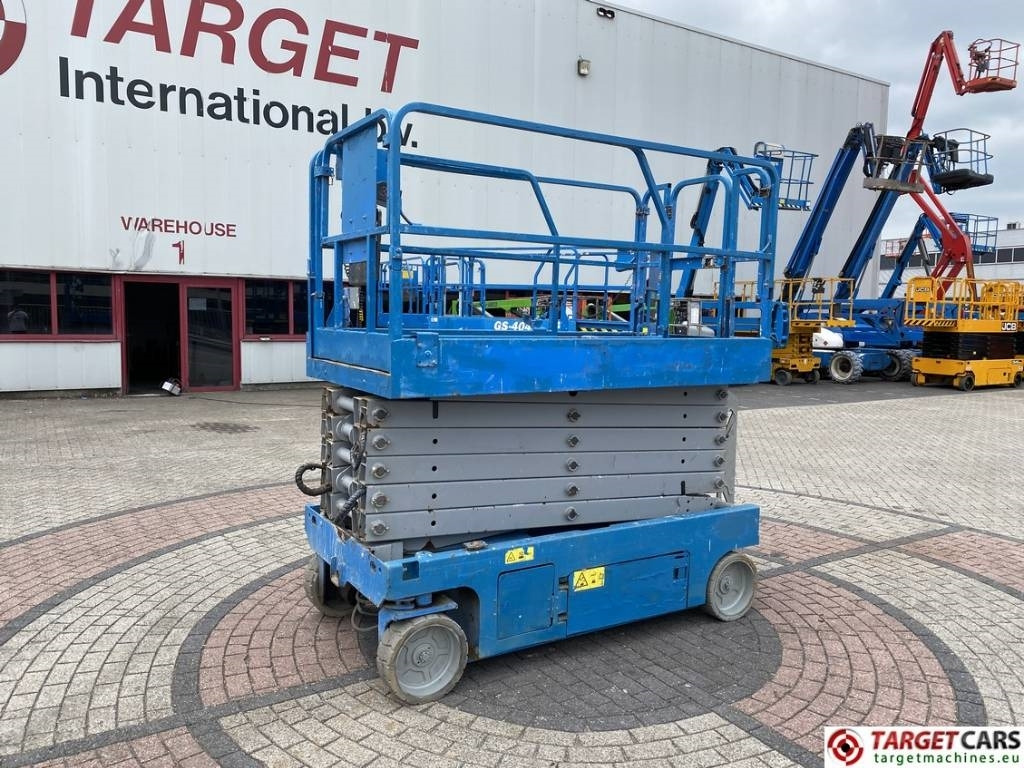 Genie GS-4047 Electric 4047 Scissor Work Lift 1389cm - Ножичний підйомник: фото 1 Genie GS-4047 Electric 4047 Scissor Work Lift 1389cm - Ножичний підйомник: фото 1