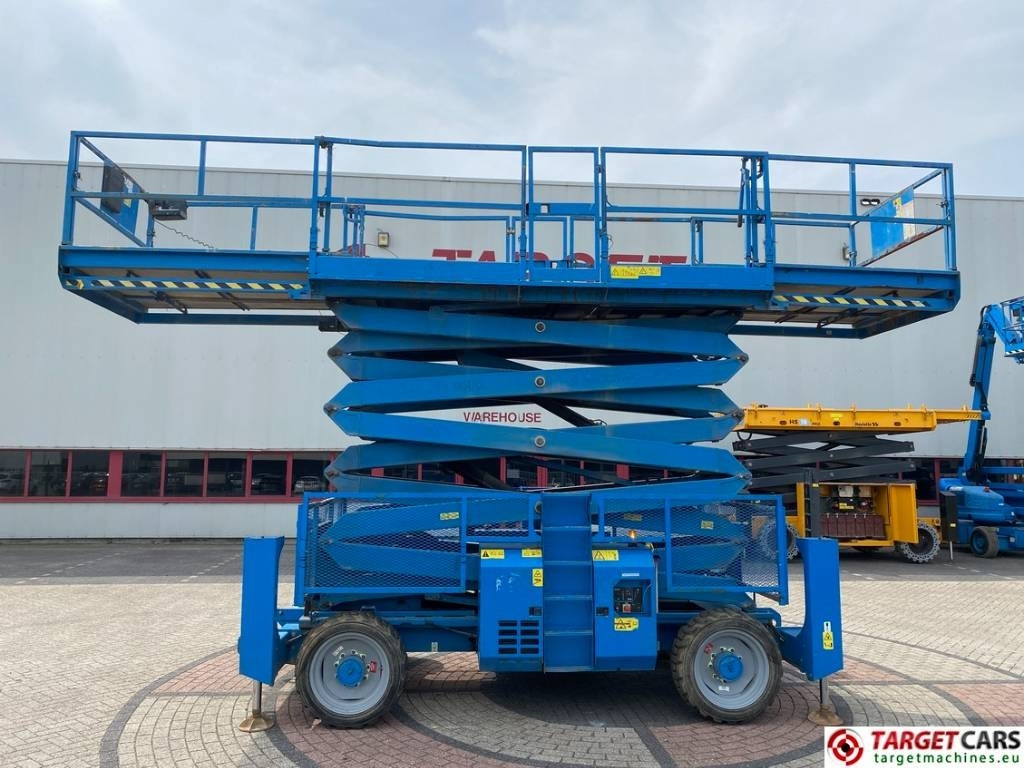 Genie GS-5390RT Diesel 4x4 Scissor Work Lift 1815cm - Ножичний підйомник: фото 5 Genie GS-5390RT Diesel 4x4 Scissor Work Lift 1815cm - Ножичний підйомник: фото 5
