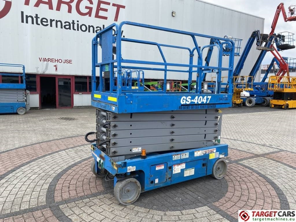 Genie GS4047 Electric 4047 Scissor Work Lift 1389cm - Ножичний підйомник: фото 1 Genie GS4047 Electric 4047 Scissor Work Lift 1389cm - Ножичний підйомник: фото 1