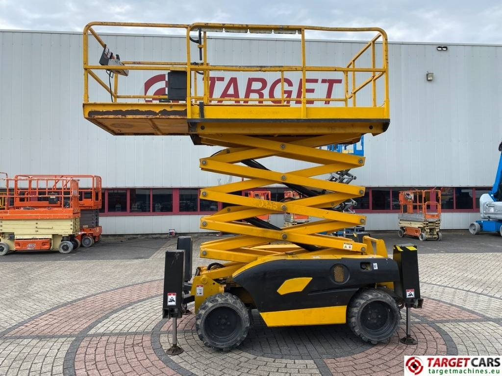 Haulotte Compact 12DX Diesel 4x4 Scissor Work Lift 1206cm - Ножичний підйомник: фото 5 Haulotte Compact 12DX Diesel 4x4 Scissor Work Lift 1206cm - Ножичний підйомник: фото 5