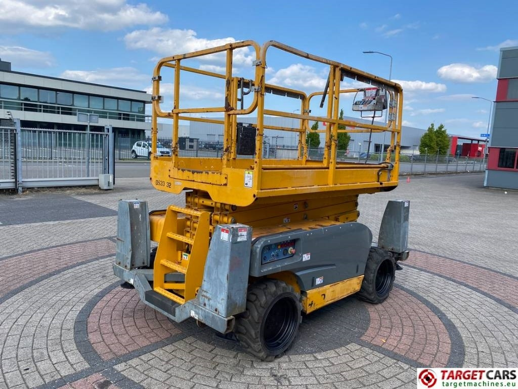Haulotte Compact 12DX Diesel 4x4 Scissor Work Lift 1206cm - Ножичний підйомник: фото 3 Haulotte Compact 12DX Diesel 4x4 Scissor Work Lift 1206cm - Ножичний підйомник: фото 3