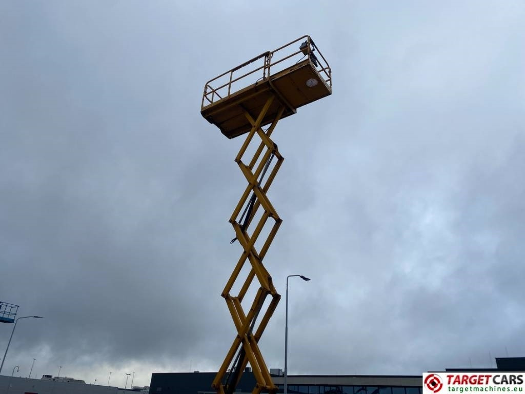 Ножичний підйомник Haulotte Compact 12DX Diesel 4x4 Scissor Work Lift 1206cm: фото 27 Ножичний підйомник Haulotte Compact 12DX Diesel 4x4 Scissor Work Lift 1206cm: фото 27