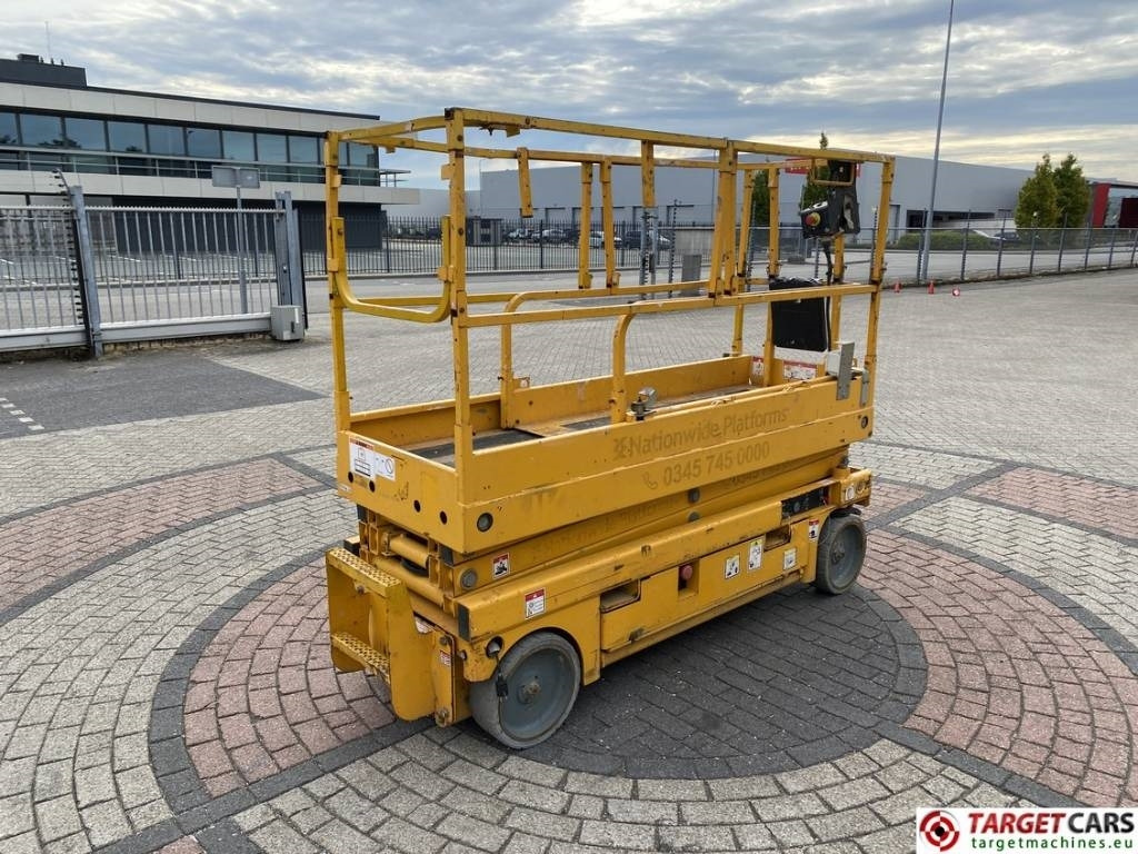 Haulotte Compact 8 Electric Scissor Work Lift 818cm - Ножичний підйомник: фото 3 Haulotte Compact 8 Electric Scissor Work Lift 818cm - Ножичний підйомник: фото 3