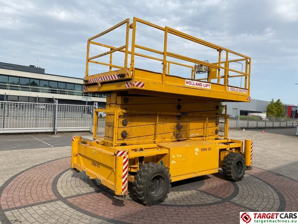 Holland Lift B195DL-25 4WD Diesel 4x4 Scissor Work Lift 2150cm - Ножичний підйомник: фото 3 Holland Lift B195DL-25 4WD Diesel 4x4 Scissor Work Lift 2150cm - Ножичний підйомник: фото 3
