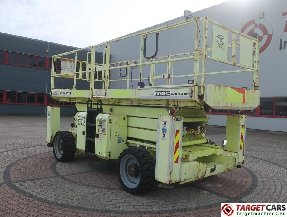 MEC 3392RT-T Diesel 4x4 Scissor Work Lift 1200cm - Ножичний підйомник: фото 4 MEC 3392RT-T Diesel 4x4 Scissor Work Lift 1200cm - Ножичний підйомник: фото 4