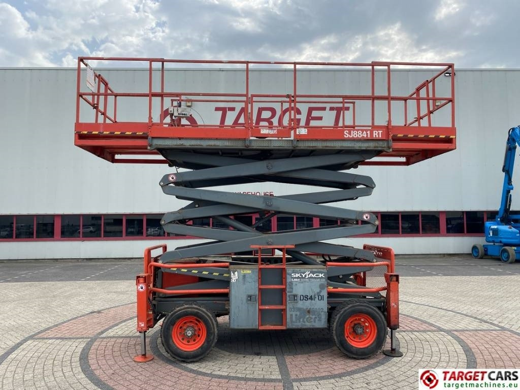 SkyJack SJ8841 RT Diesel 4x4 Scissor Work Lift 1430cm - Ножичний підйомник: фото 5 SkyJack SJ8841 RT Diesel 4x4 Scissor Work Lift 1430cm - Ножичний підйомник: фото 5