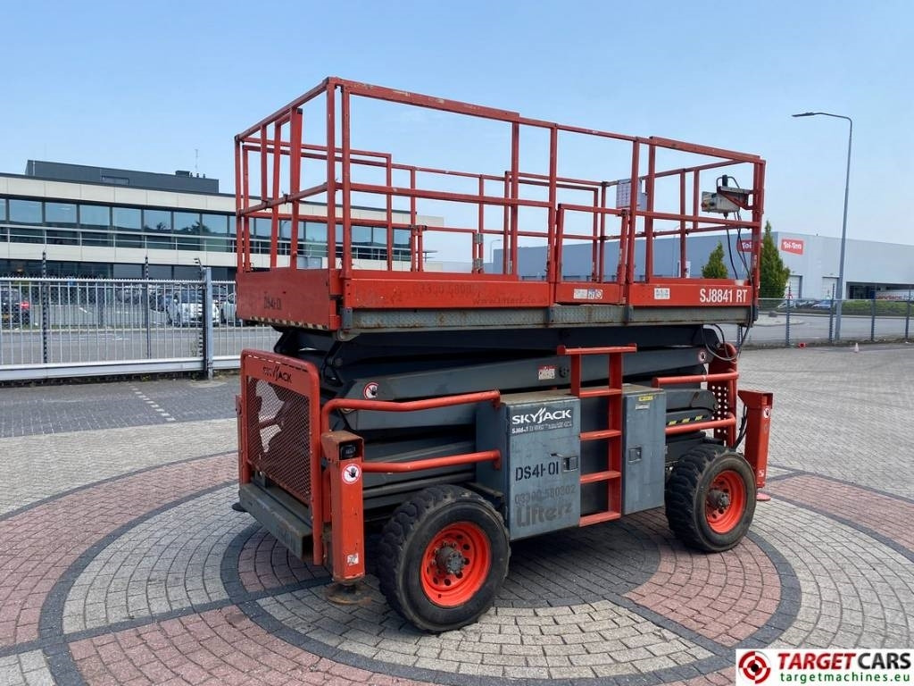 SkyJack SJ8841 RT Diesel 4x4 Scissor Work Lift 1430cm - Ножичний підйомник: фото 3 SkyJack SJ8841 RT Diesel 4x4 Scissor Work Lift 1430cm - Ножичний підйомник: фото 3