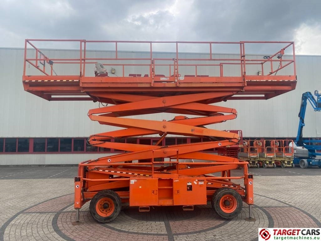 SkyJack SJ9250 RT Diesel Scissor Work Lift 1720cm - Ножичний підйомник: фото 5 SkyJack SJ9250 RT Diesel Scissor Work Lift 1720cm - Ножичний підйомник: фото 5