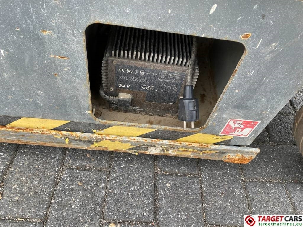 Ножичний підйомник SkyJack SJIII-4632 Electric 4632 Scissor Work Lift 1170cm: фото 15