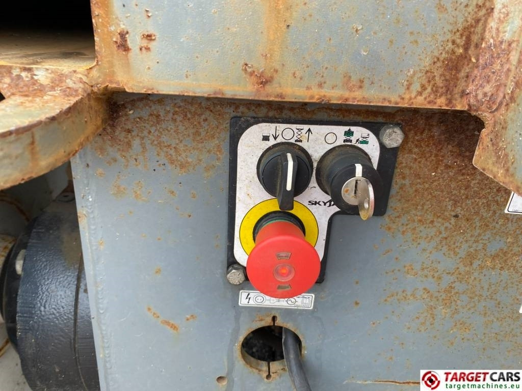 Ножичний підйомник SkyJack SJIII-4740 Electric 4740 Scissor Work Lift 1380cm: фото 12 Ножичний підйомник SkyJack SJIII-4740 Electric 4740 Scissor Work Lift 1380cm: фото 12