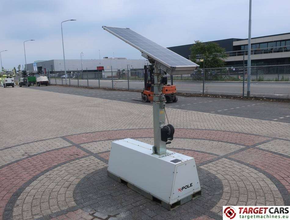 Trime X-Pole Solar Panel 50W Led Tower Light - Освітлювальна вежа: фото 2 Trime X-Pole Solar Panel 50W Led Tower Light - Освітлювальна вежа: фото 2