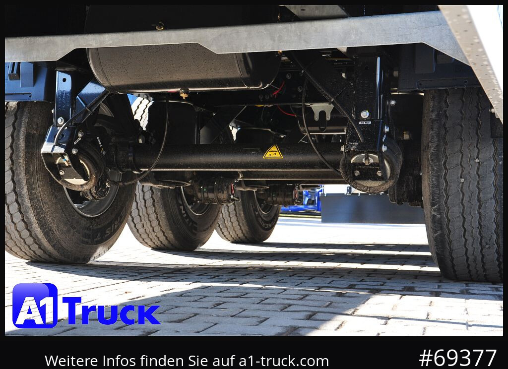 KRONE SD Koffer, Liftachse, Code XL, VDI 2700, SOFORT - Закритий кузов напівпричіп: фото 2 KRONE SD Koffer, Liftachse, Code XL, VDI 2700, SOFORT - Закритий кузов напівпричіп: фото 2