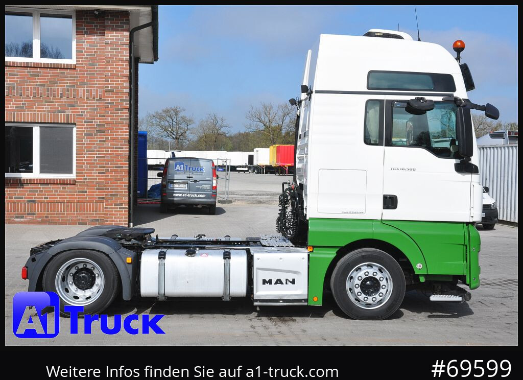Interior photo 2: Тягач MAN TGX 18.500 XXL Low, Inarder Navi Standklima,